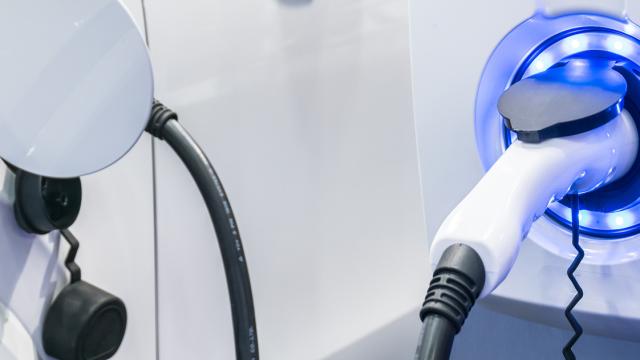 Aide de l’État pour l’installation de bornes de recharges pour véhicules électriques sur le réseau routier national concédé ou non-concédé